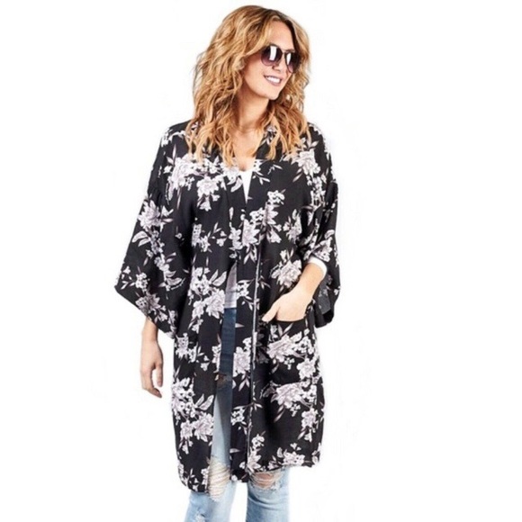 SPIRITUAL GANGSTER Maya Floral Kimono Wrap - Picture 2 of 11